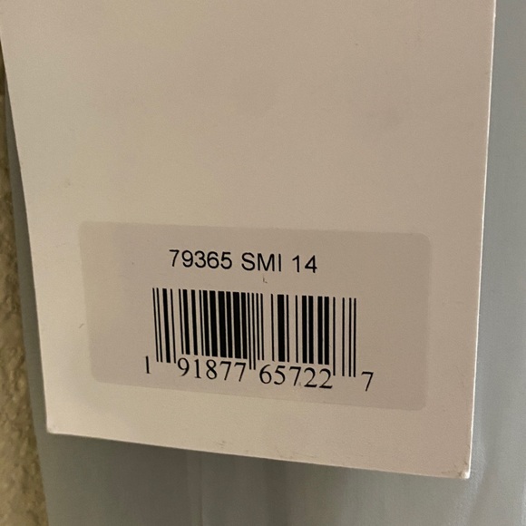 NWT Mac Duggal Blue Embellished Cap Sleeve Bodice Flowy Gown 79365 Size 14 - Picture 10 of 16